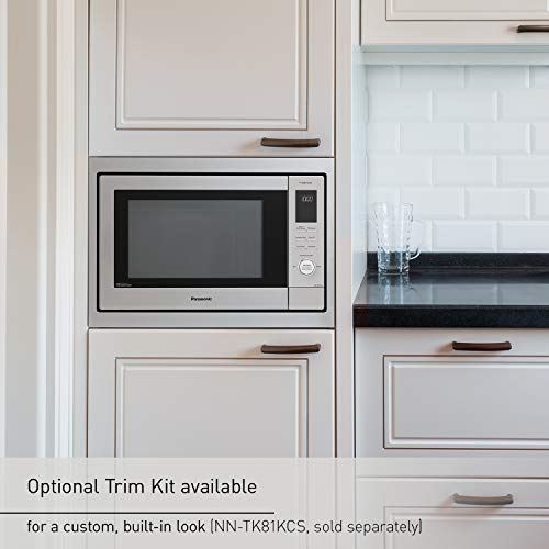 4-in-1 Microwave Oven with Air Fryer, Convection Bake, FlashXpress Broiler